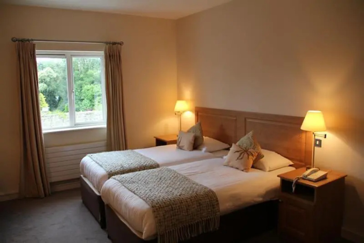 Deebert House Hotel