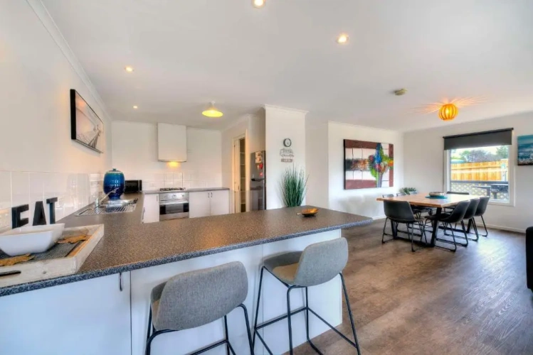 3 Bedrooms Cottage