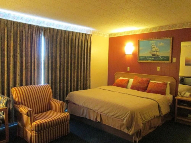 Town Chalet Motel