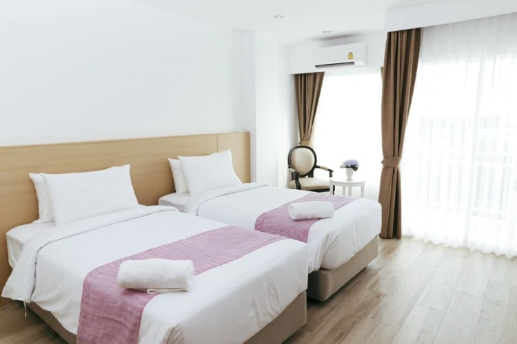 Deluxe Twin room with balcony