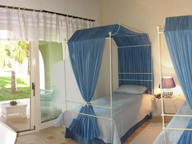 Standard Twin room with garden view