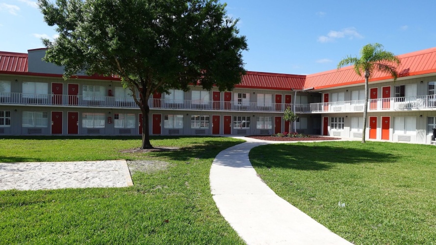 Vero Beach Inn & Suite photo 27