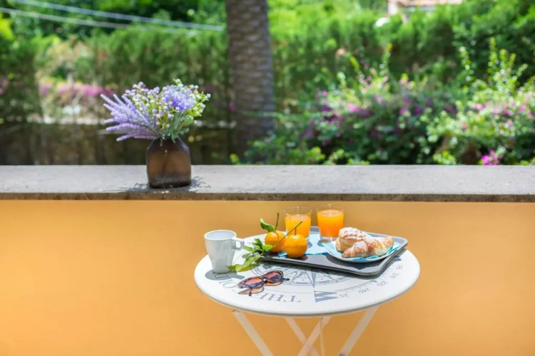 Estate4home - Villa Arbace