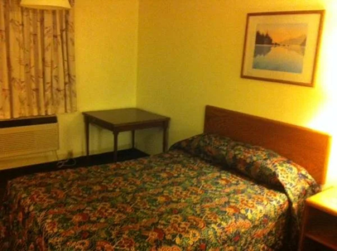 Landmark Inn