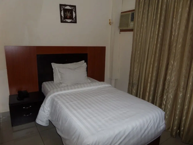Economy room