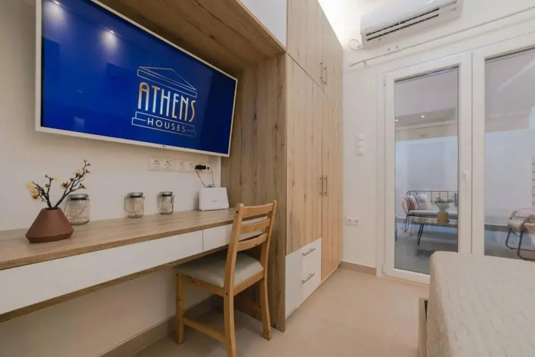 Small and Cozy Studio