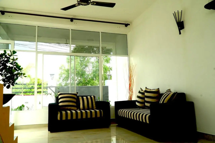 Airport 4 Season Hotel