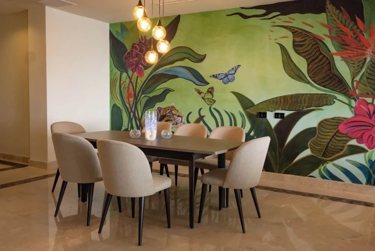 2 Bedrooms Luxury Apartment with balcony and with harbour view