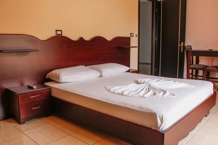 Hotel New Crystal