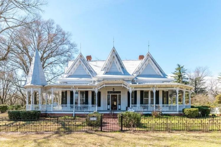 The Gables Inn and Gardens