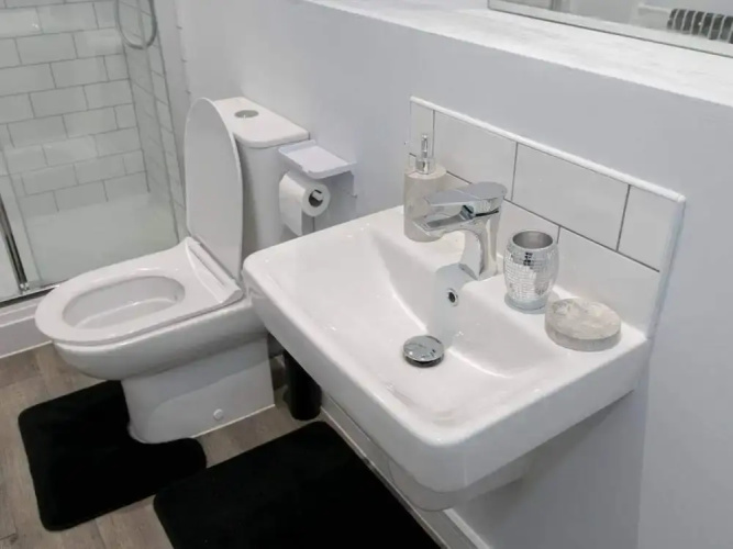 2br-sleeps4-citycentre-parking-rooftop