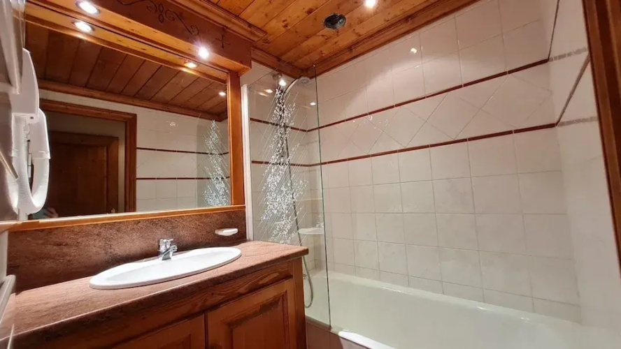 Cozy Mountain Stay for 4 Guests