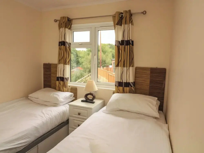 The Brambles 17 - Conkers Lodge