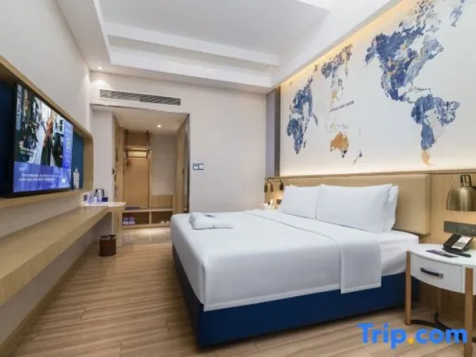 Standard Double room with street view