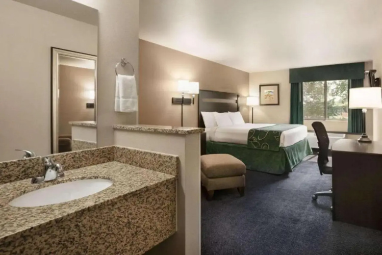Green Country Inn