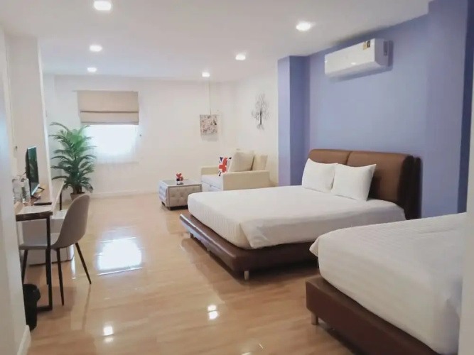 J-Boutique Hotel