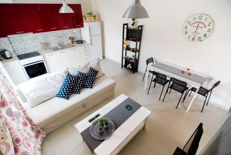 Sea Breeze Flat 2018