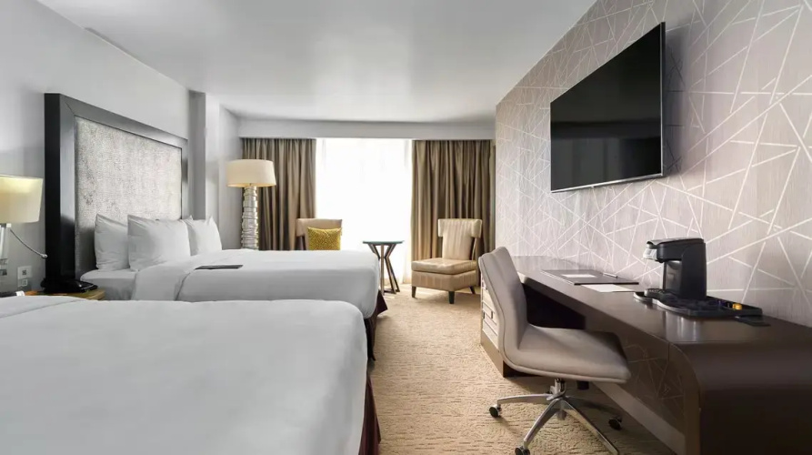 Standard Quadruple Club room