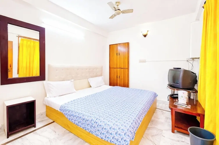 Deluxe Quadruple room with city view