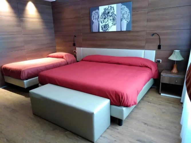 Standard Triple room