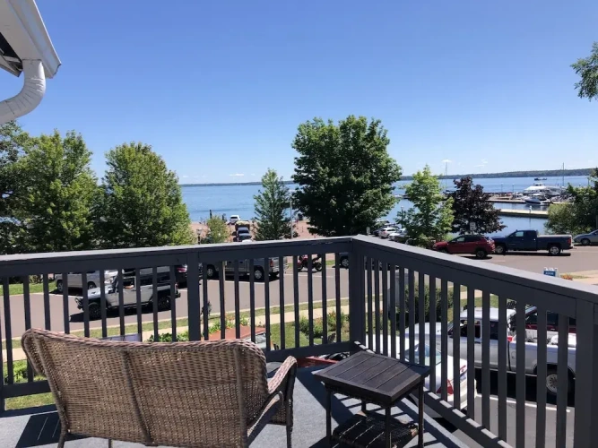Standard Double room with balcony and with lake view