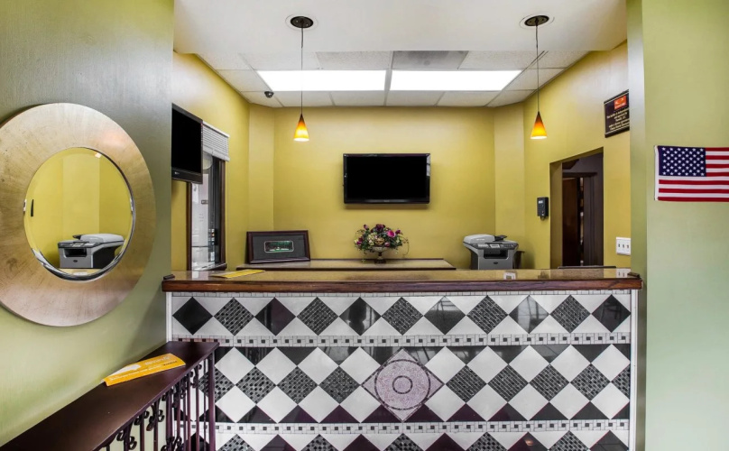 Budgetel Inn & Suites