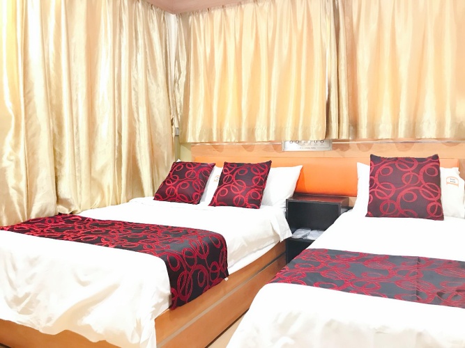 Standard Triple room