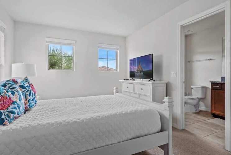 5 Bedrooms Cottage