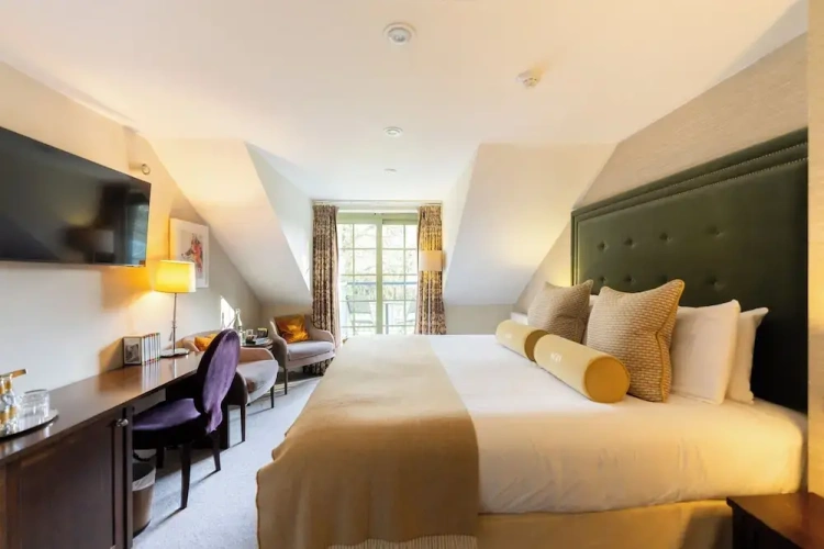 Superior Double room with balcony and with land view