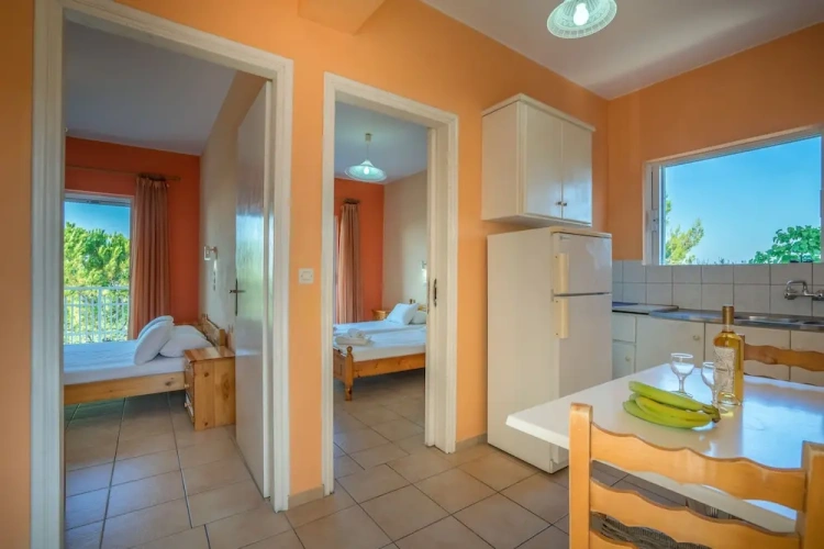 2 Bedrooms Apartment with balcony and with sea view