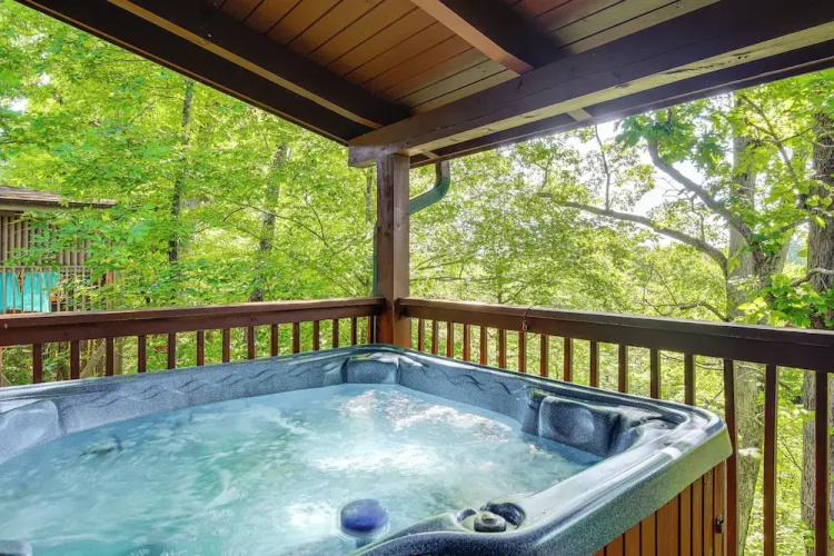 Sevierville Cabin w/ Hot Tub & Deck!