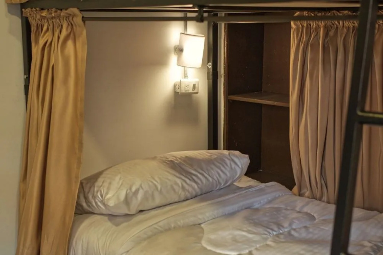 Closer Hostel