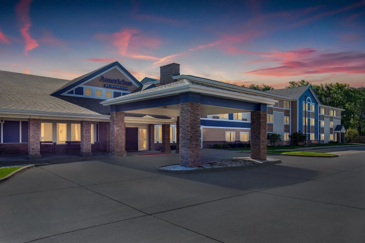 AmericInn by Wyndham Monmouth