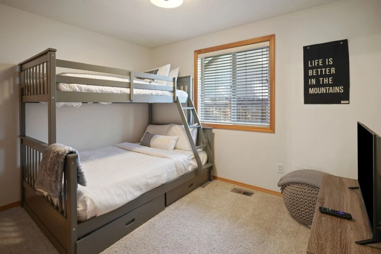 Quail Covey 3 Bedroom Home by RedAwning