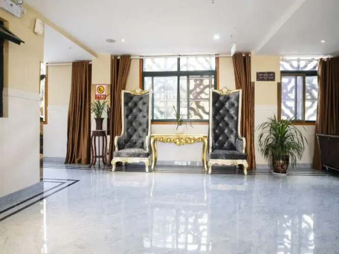 Yi Long Hua Chen Impress Business Hotel