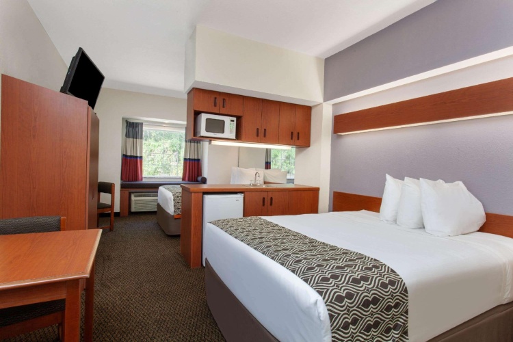 Quadruple Suite
