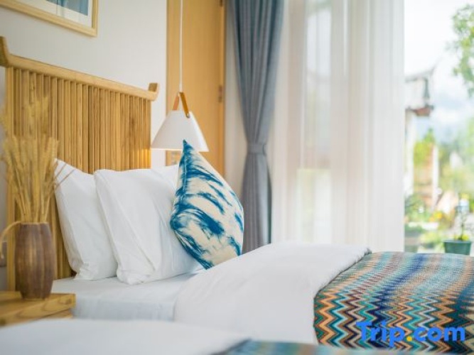 Standard Twin room with garden view