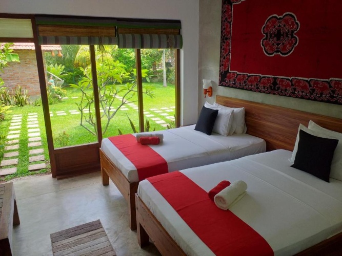 Deluxe Twin room with canal view