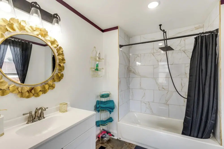 7 Mi to Philly Stadiums! Charming Apartment