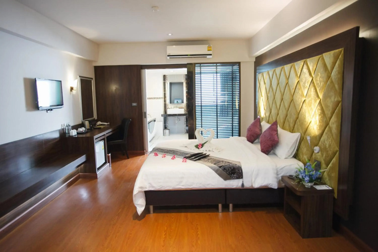 Grand Pink Hotel