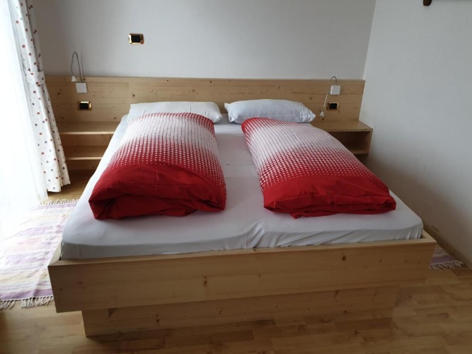 3 Bedrooms Apartment