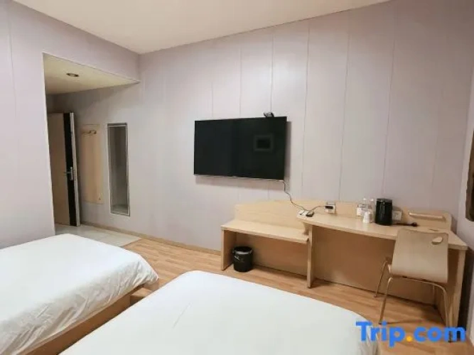 Economy Twin room