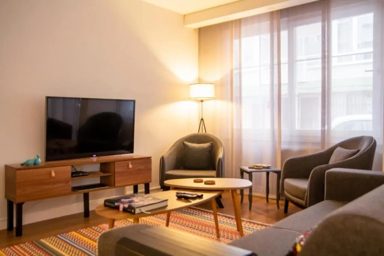 2 Bedrooms Apartment
