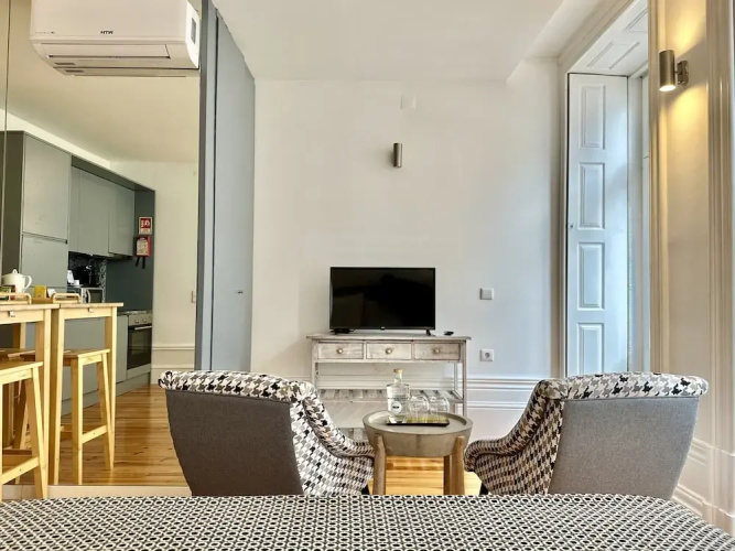 Cozy Porto Studio With Balcony