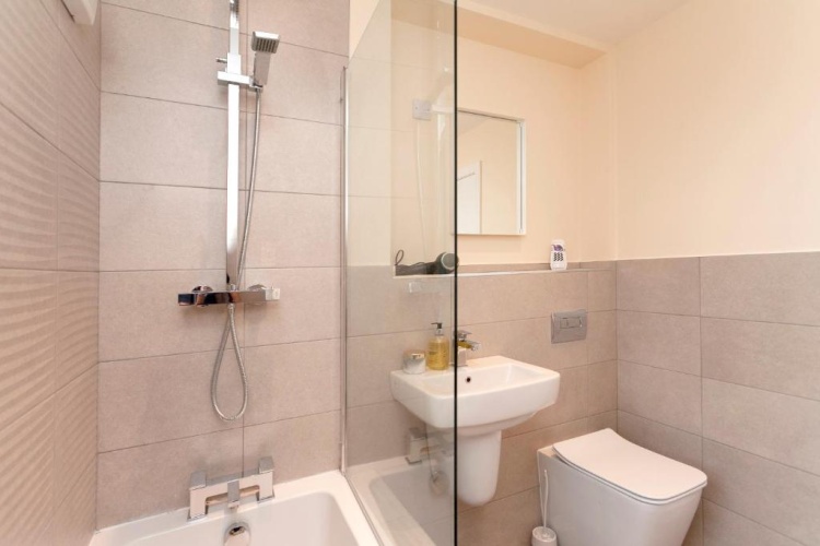 3 Bedrooms Cottage