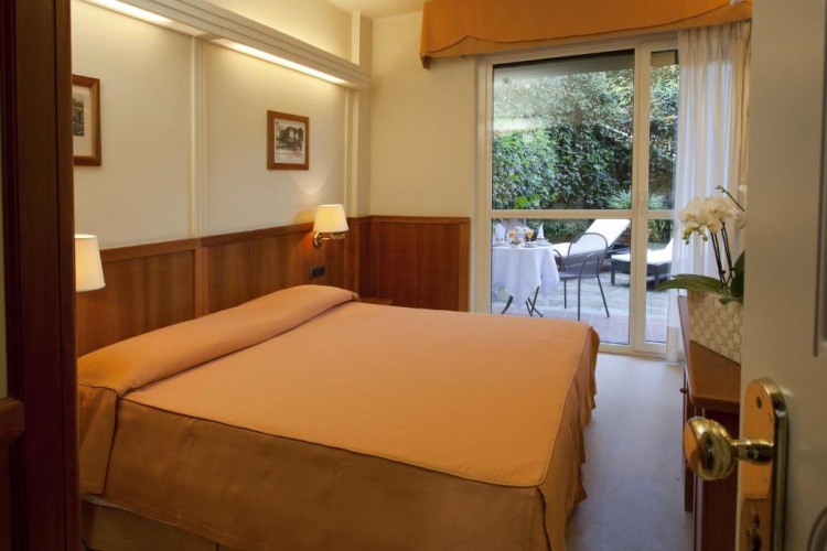 Standard Double room with balcony and with city view