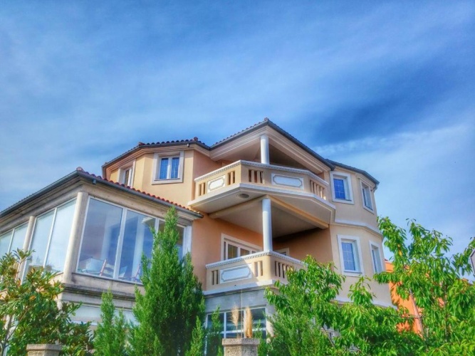 Apartment with balcony