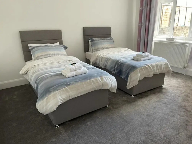 2-bed, Sleeps 4, Free Parking, Pets Allowed