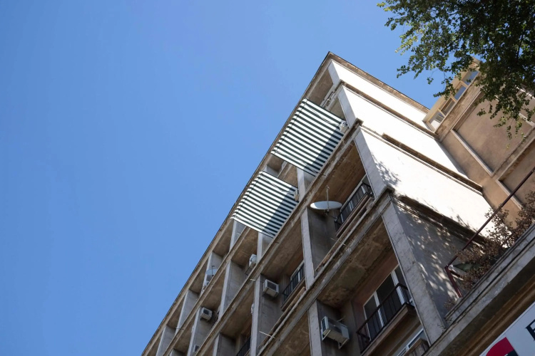 Victoria Avenue Apartment