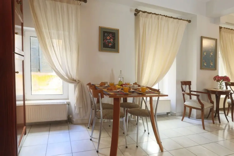 3 Bedrooms Cottage